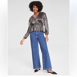 ON 34TH Women's Metallic Plissé Surplice-Neck Peplum M